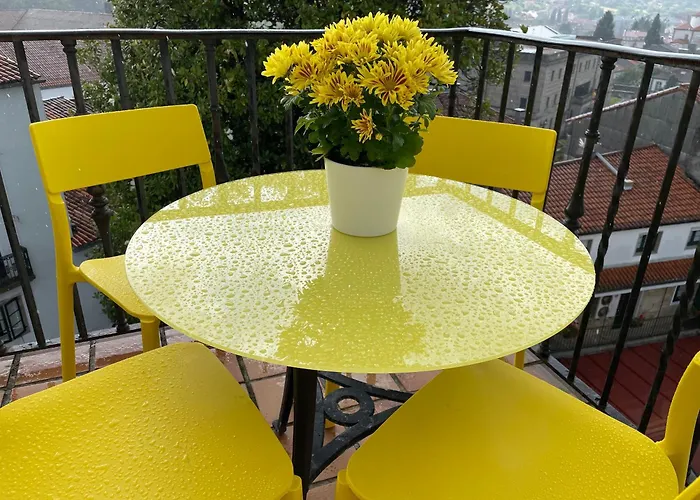 Yellow サンティアゴ・デ・コンポステーラ